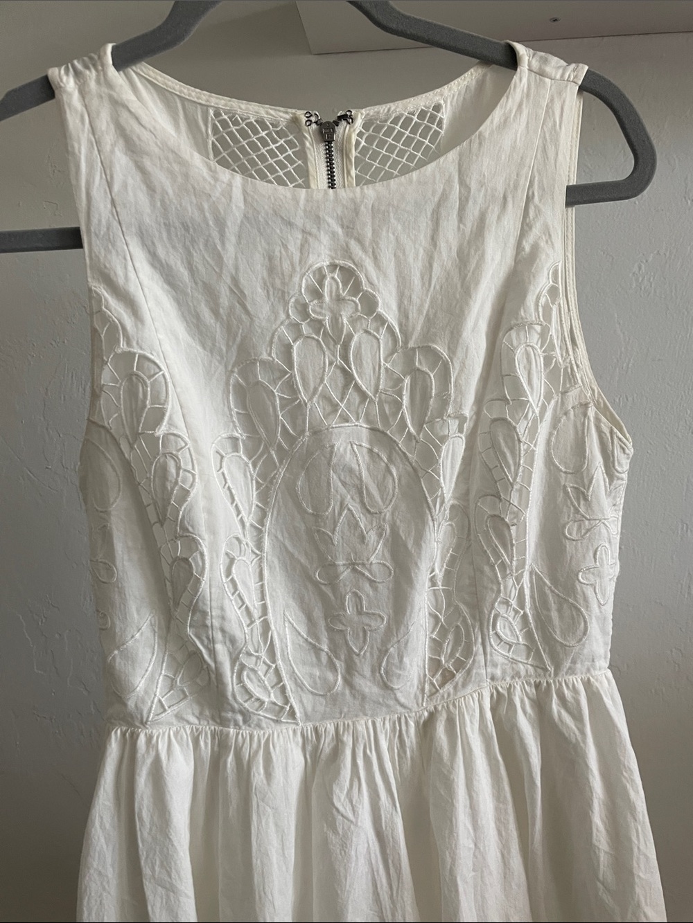 Alice + Olivia White Lace Fit & Flare dress - Picture 13 of 17